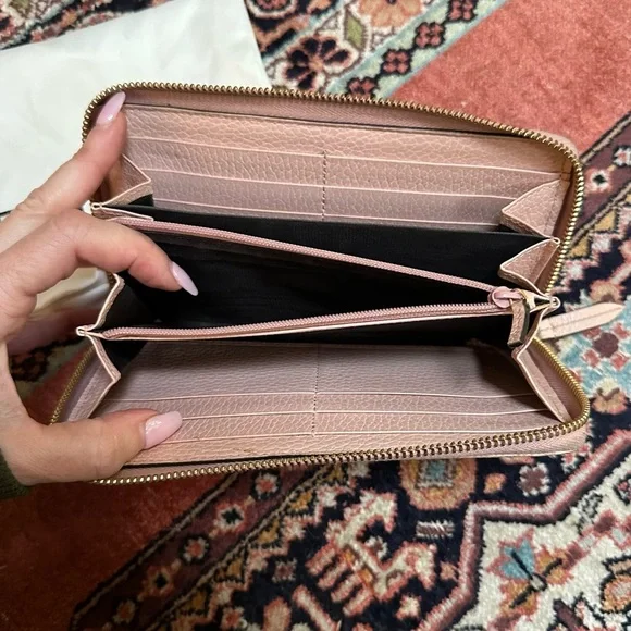 Gucci Marmont Zip Around Continental Wallet in light pink - Picture 6 of 12